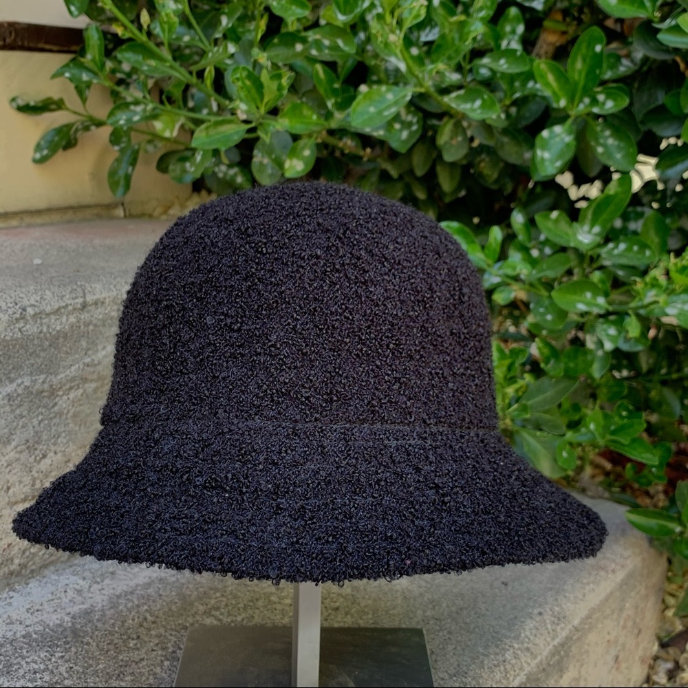 Black Grandeur Seulement Textured Bucket Style Hat